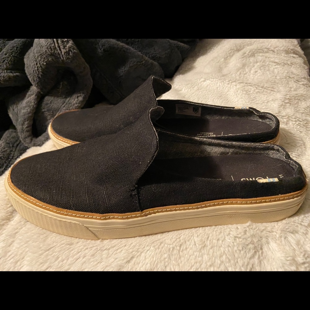 Tom’s Canvas Sunrise Mules, size 11, worn twice!